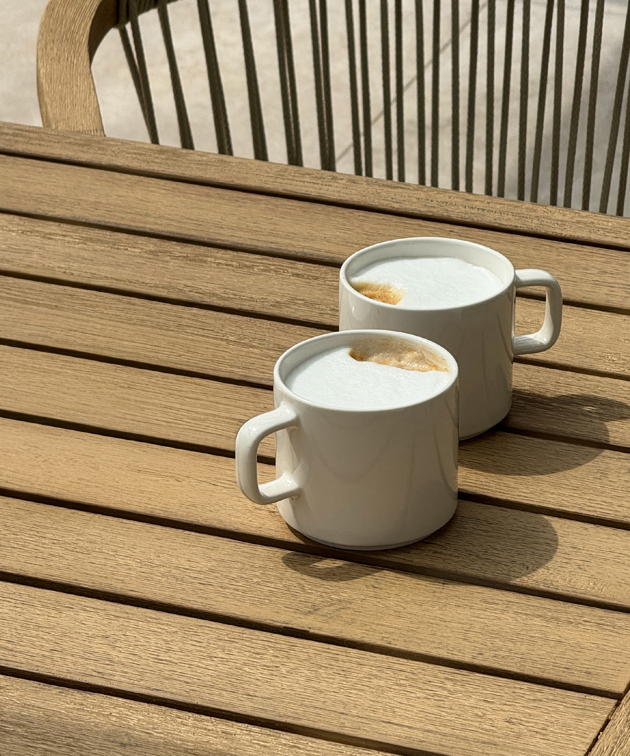 Cups with handles in glossy cream white | Nia