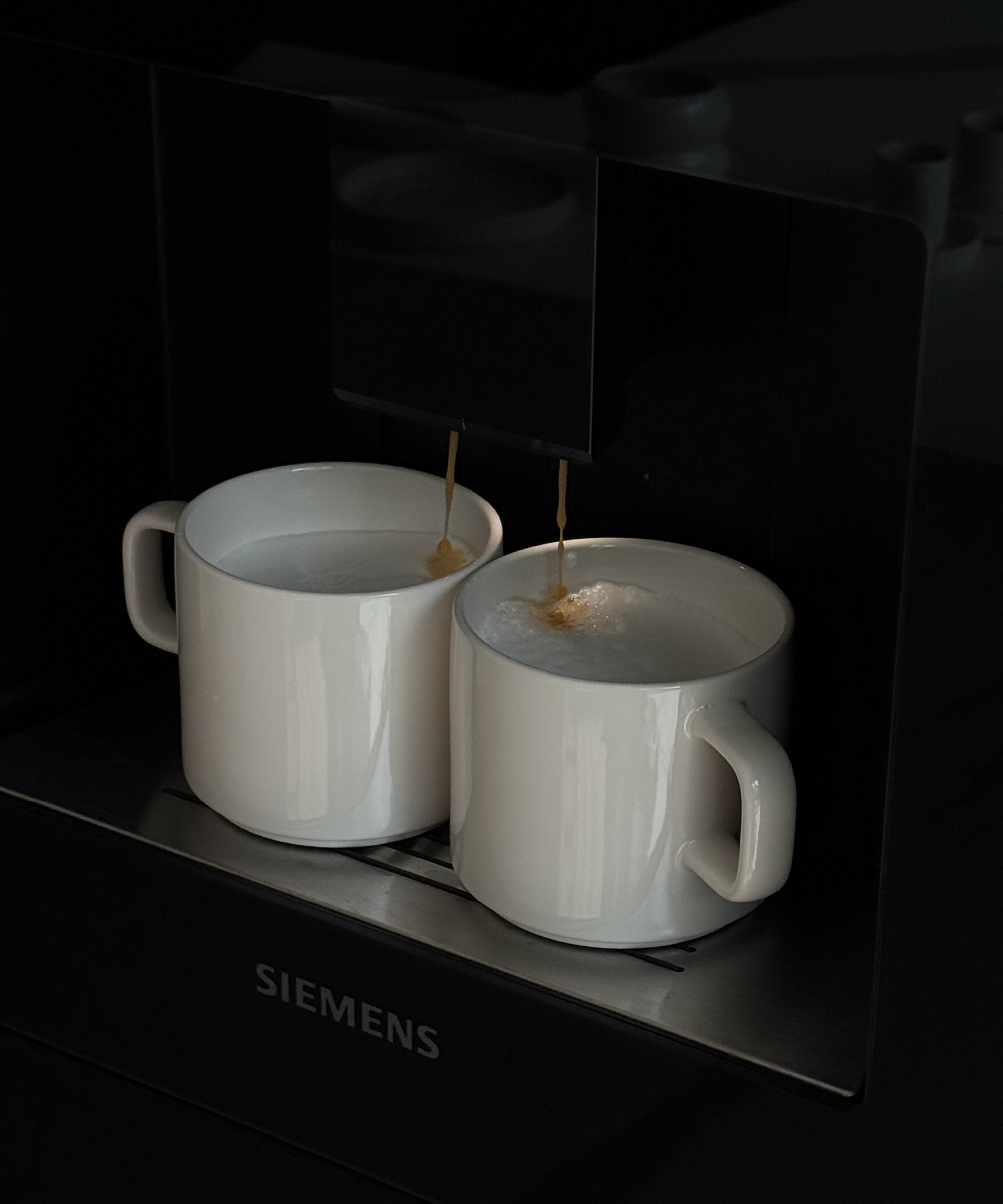 Cups with handles in glossy cream white | Nia