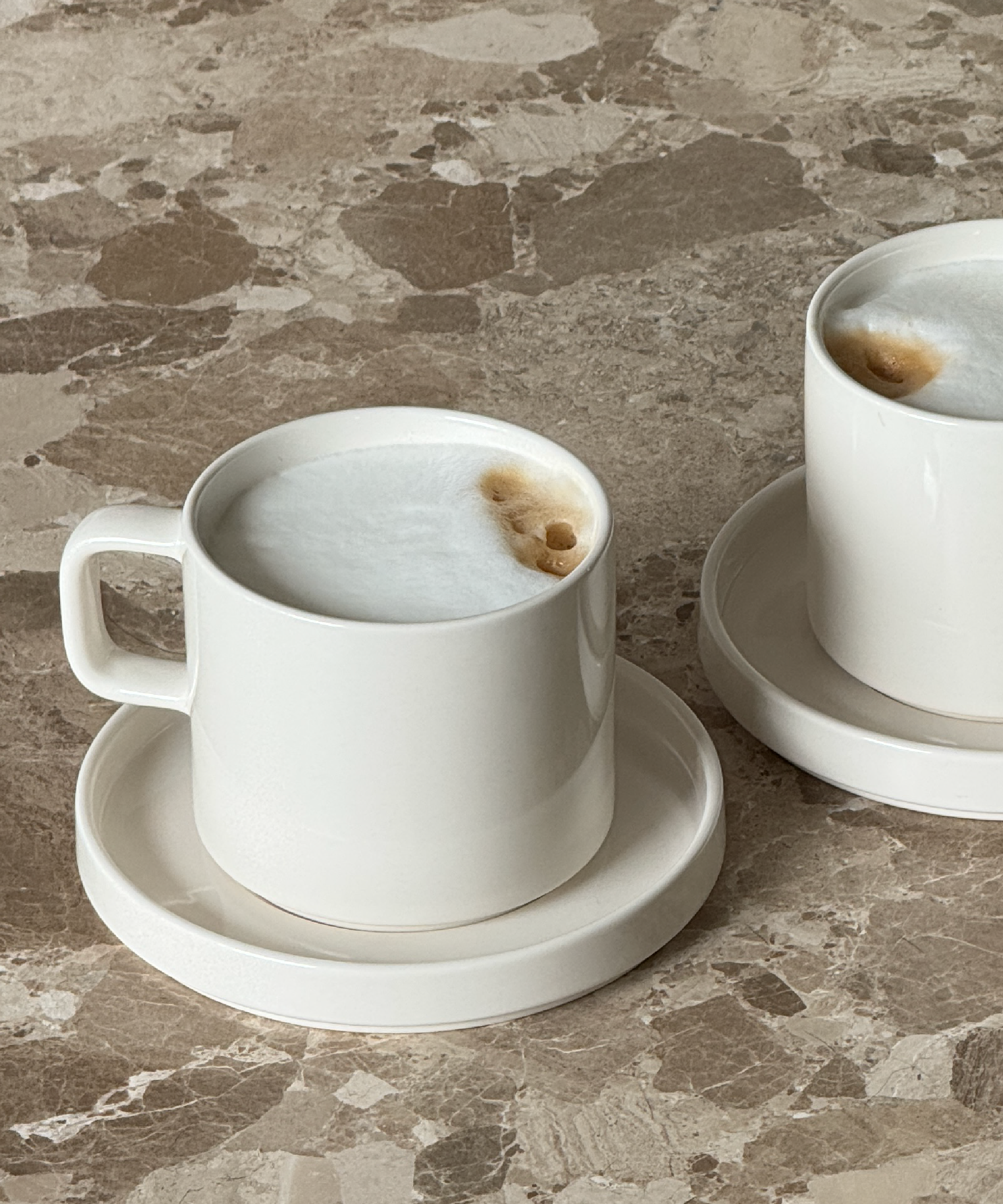 Cups with handles in glossy cream white | Nia