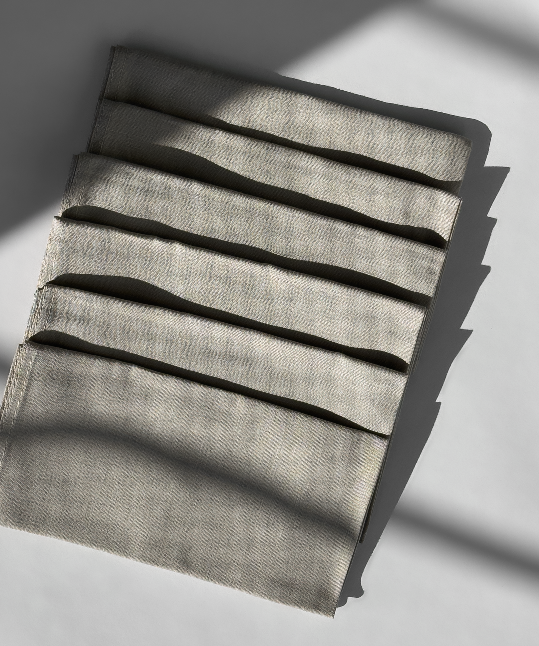 Beige napkins with napkin ring, set of 6 | Kyla & Rina