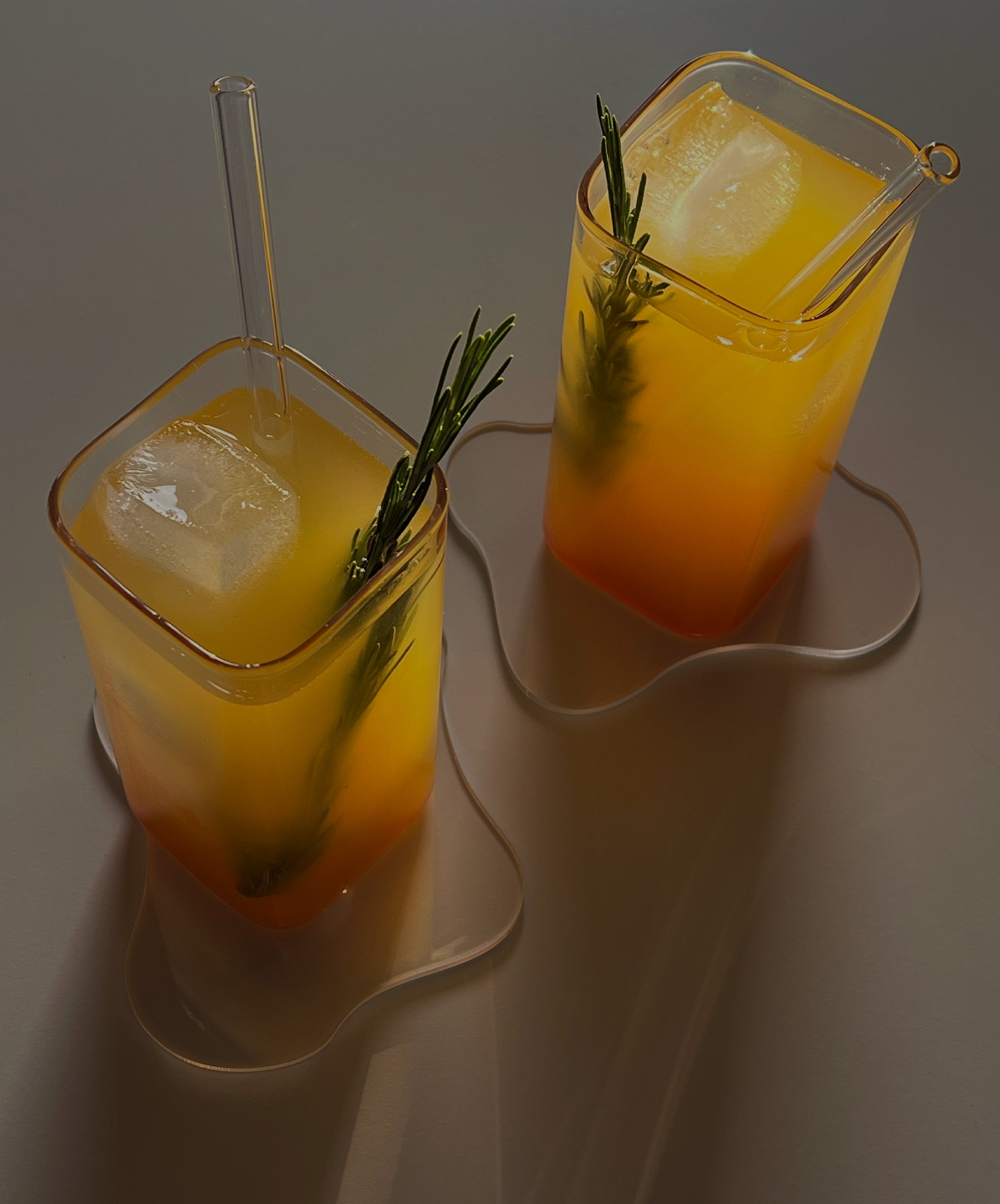 Transparent acrylic coasters in organic design | Holly
