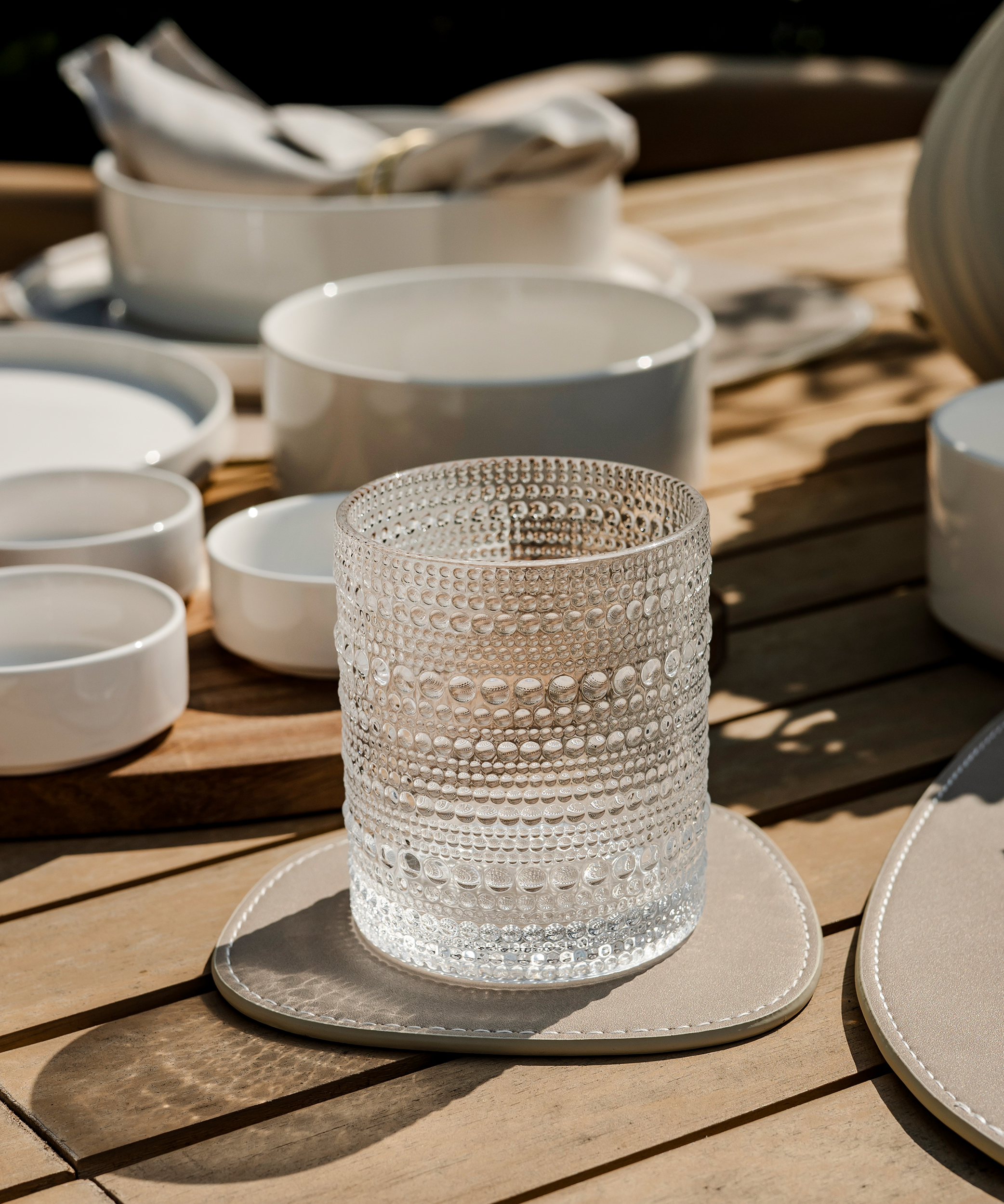 Plate and glass coasters Taupe/Cream | Jade