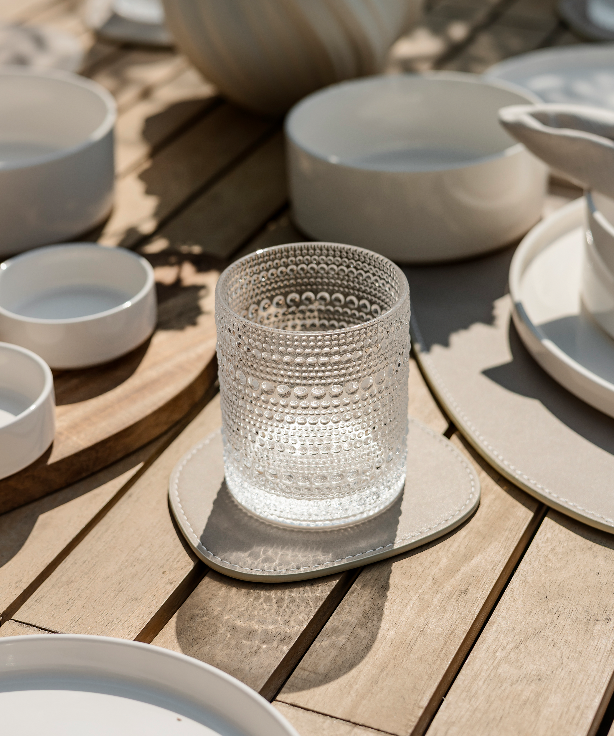 Plate and glass coasters Taupe/Cream | Jade