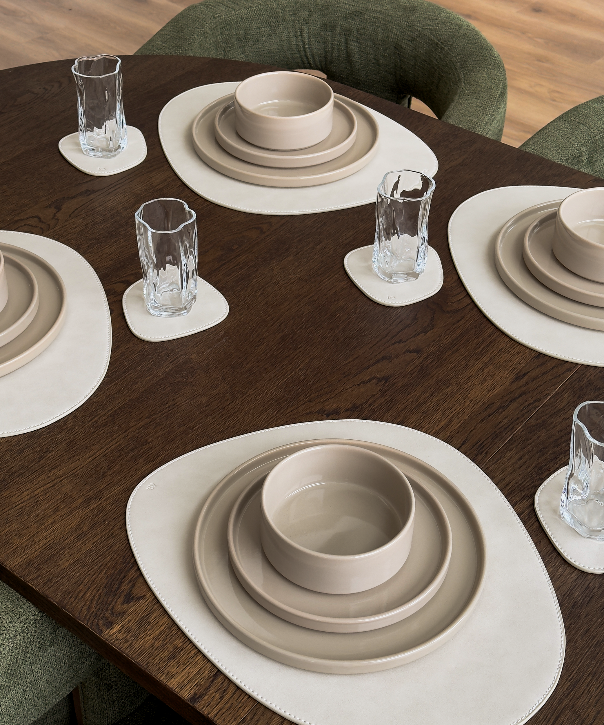 Taupe tableware set | Nia