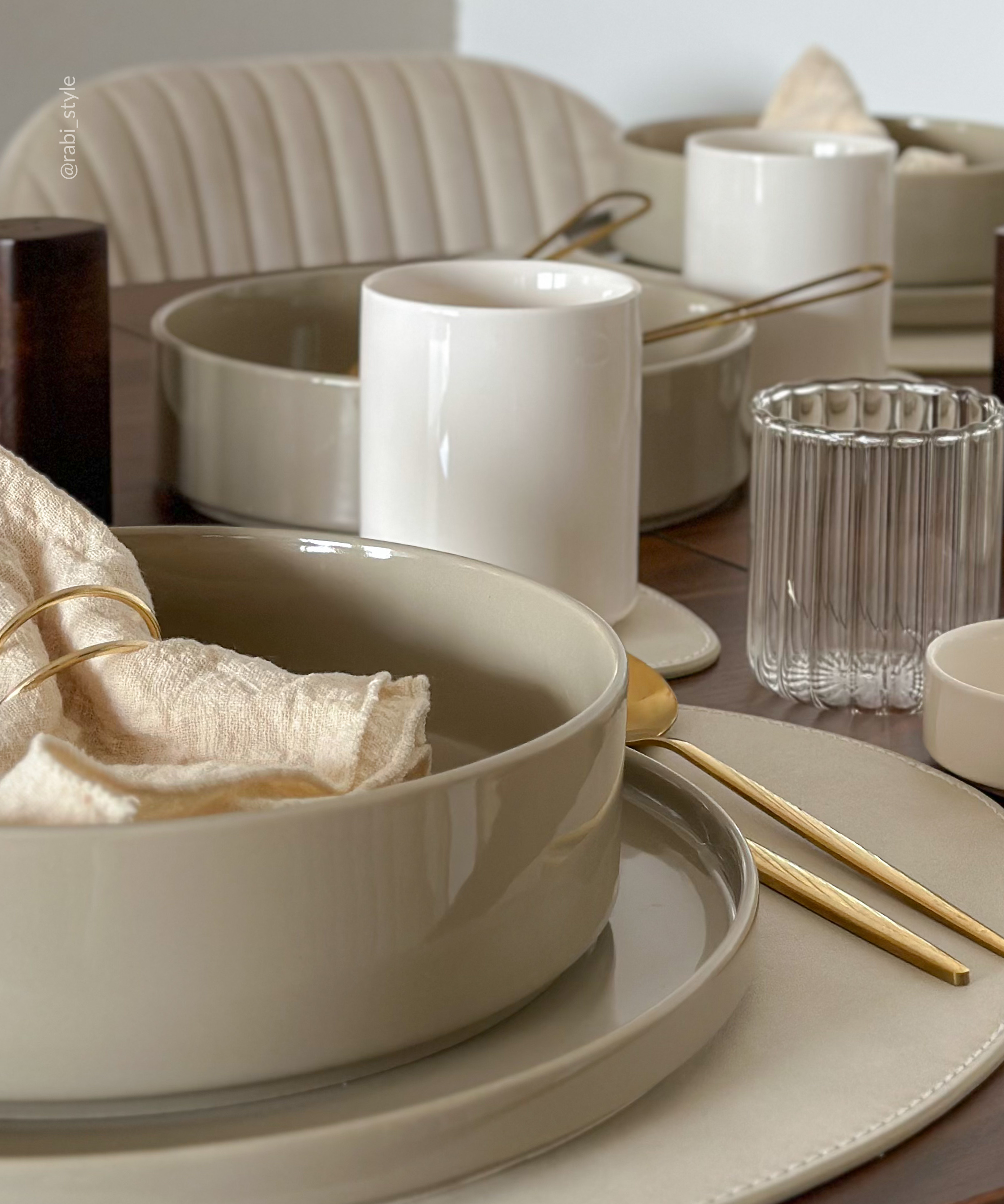 Taupe tableware set | Nia