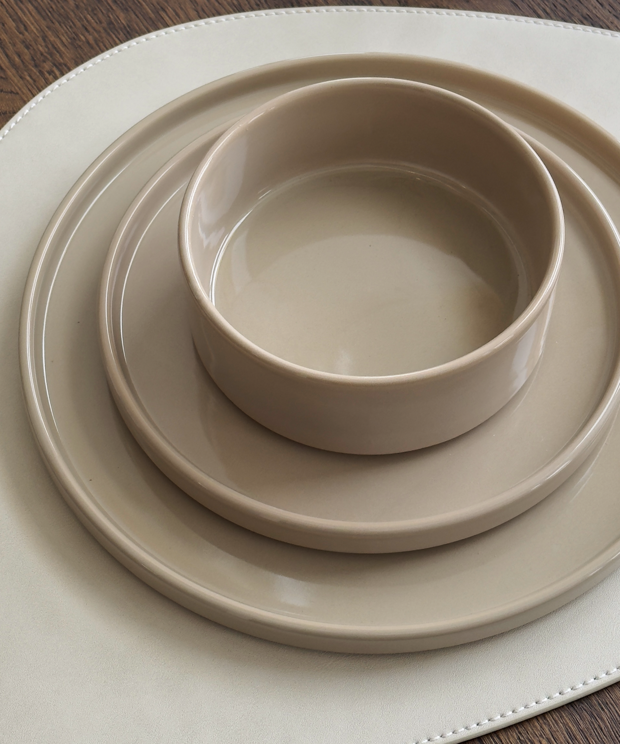 Taupe tableware set | Nia