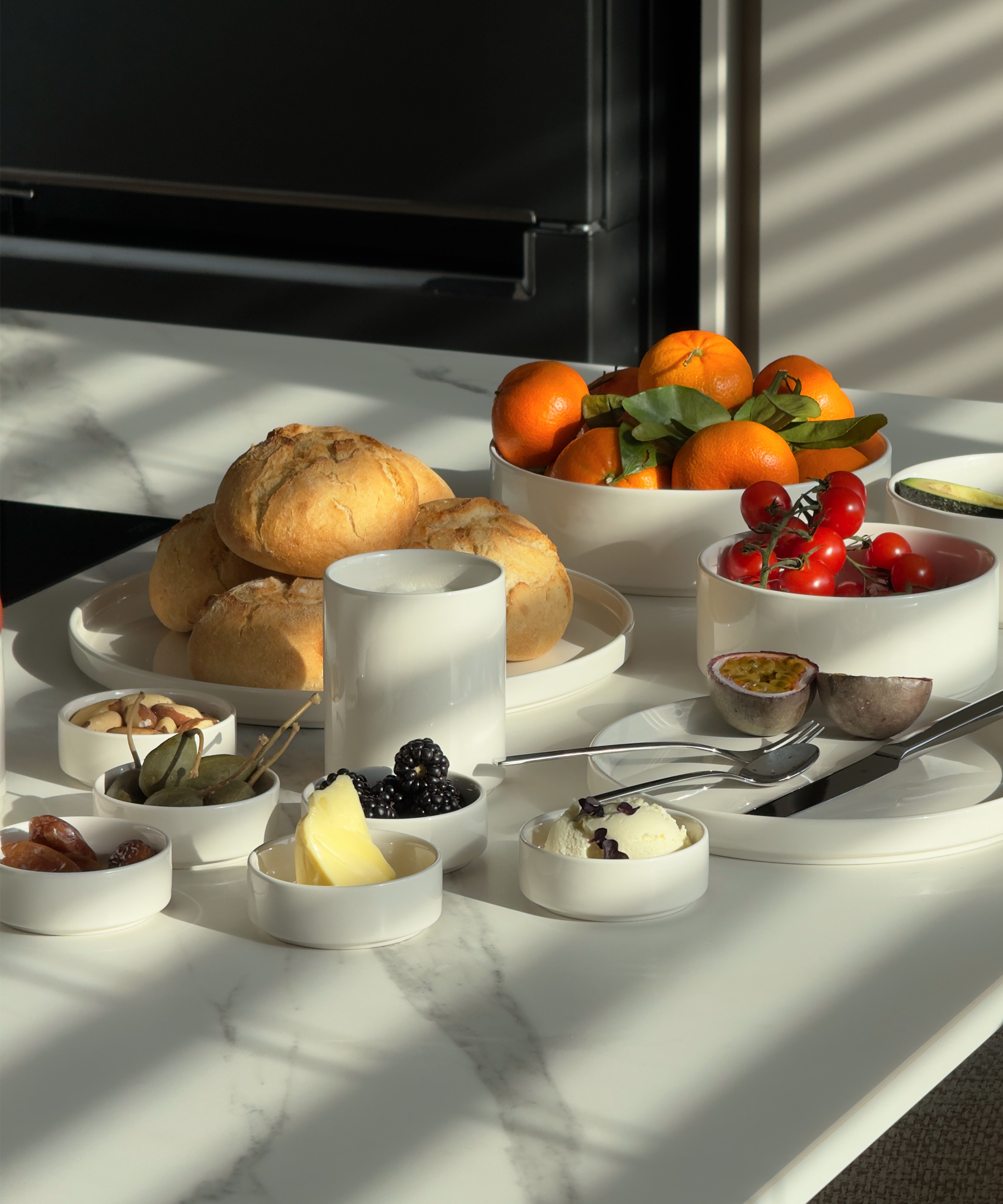 24-piece tableware set in cream white