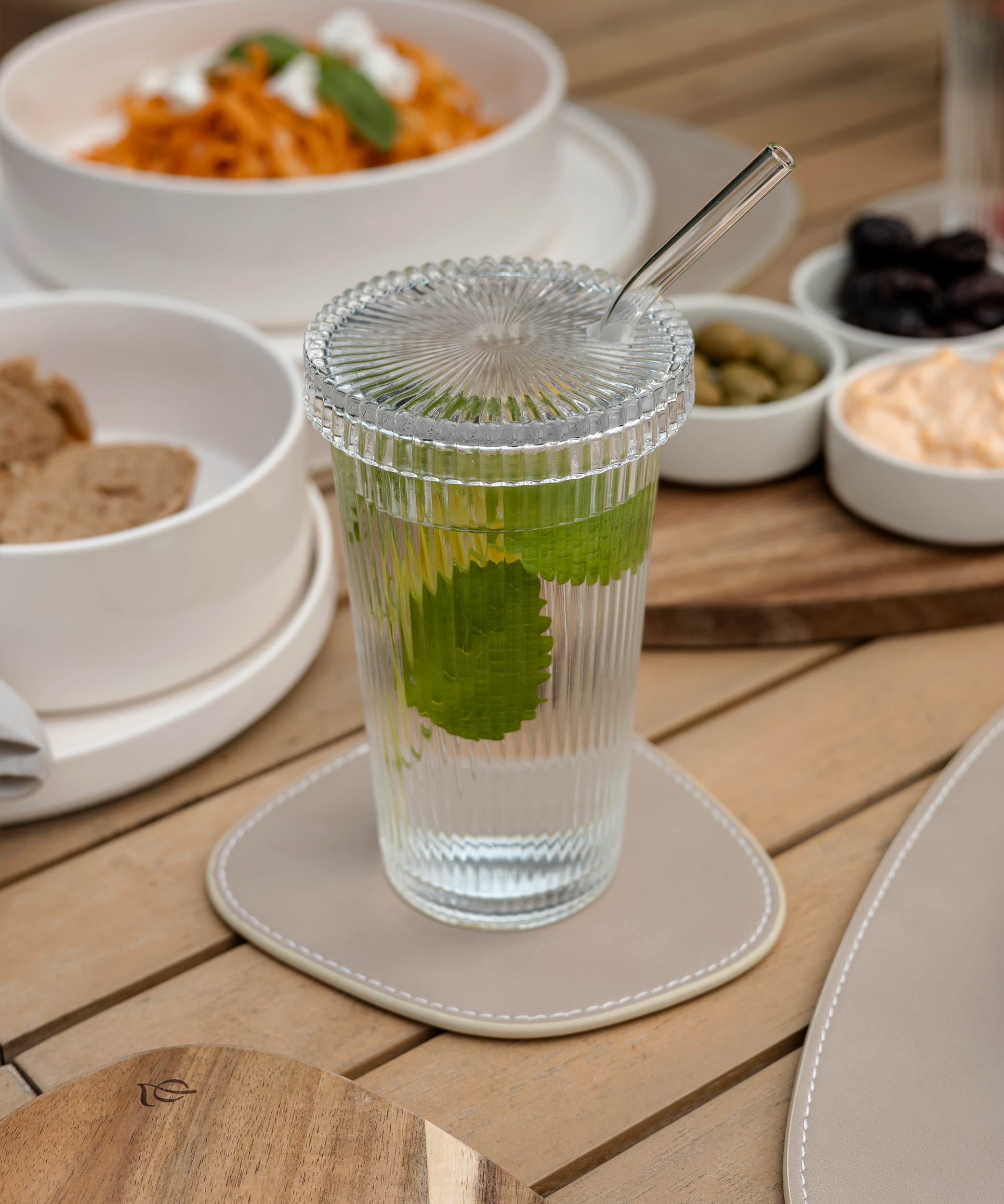 Plate and glass coasters Taupe/Cream | Jade