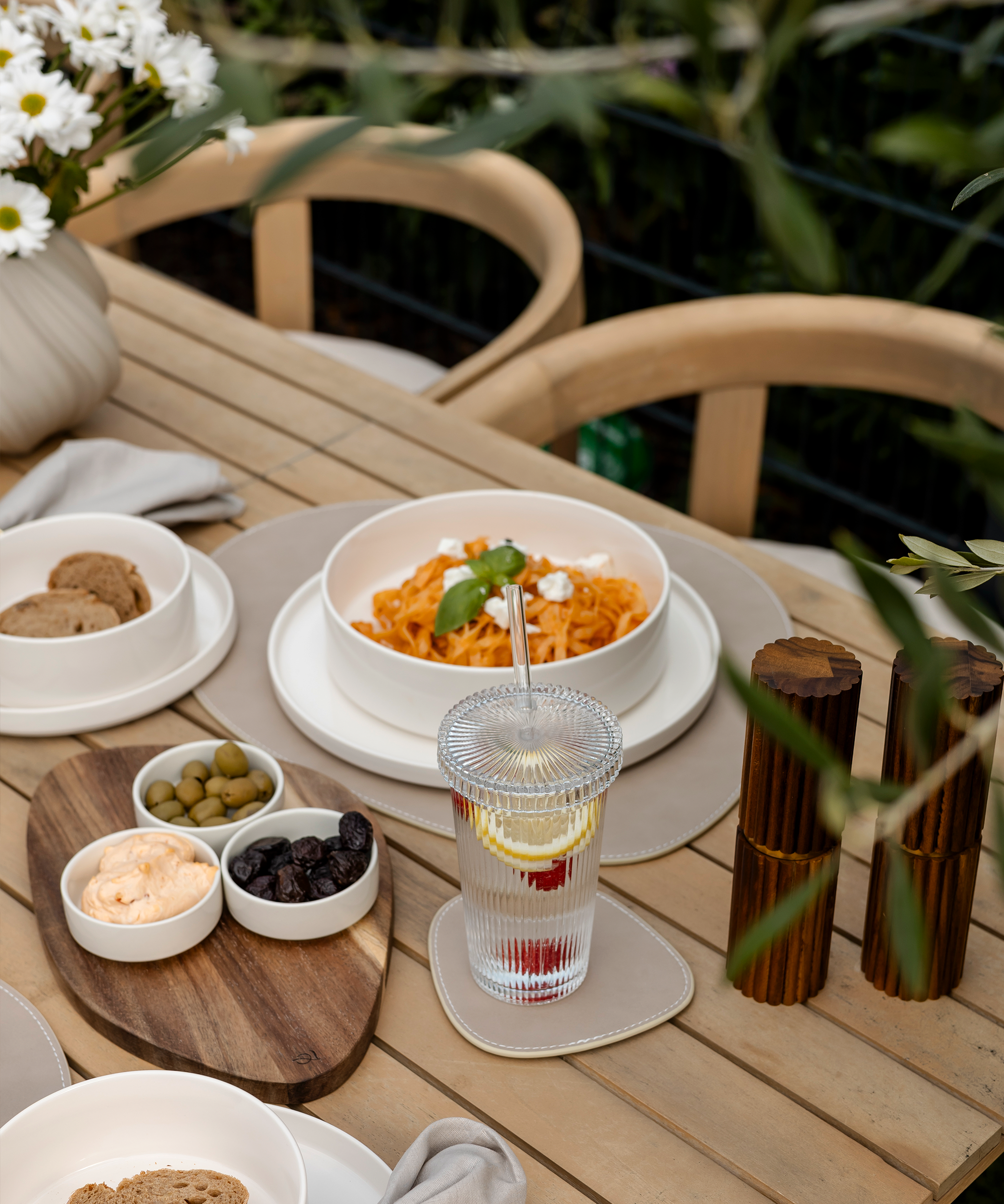 Ribbed glass with glass lid & glass straw | Paris