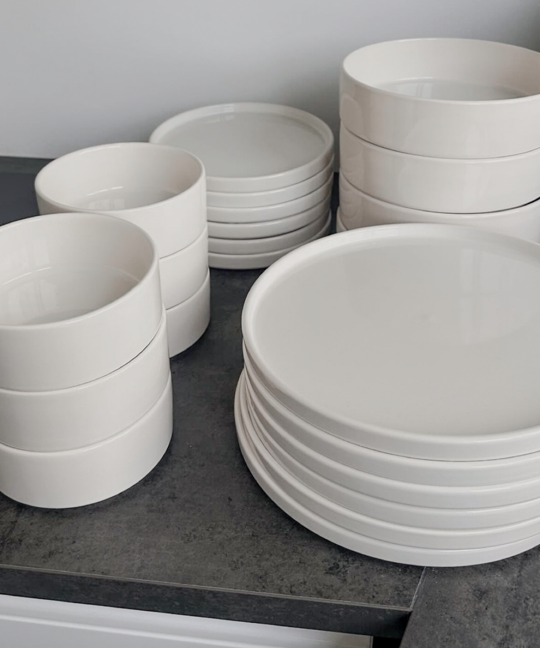 Cream white tableware set with cups | Nia
