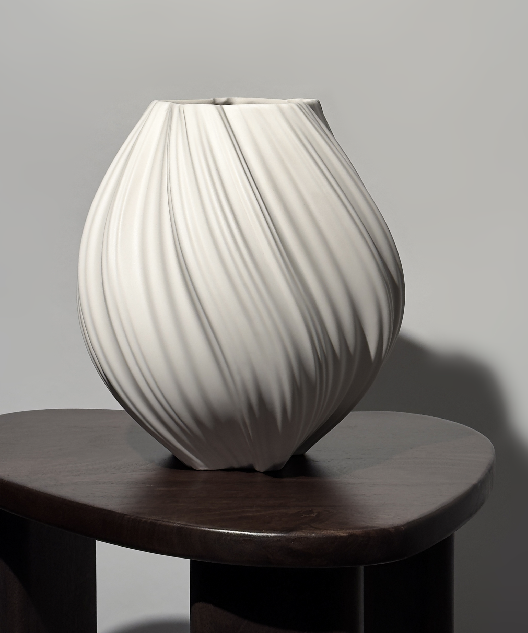 Large ceramic vase cream white | Flora