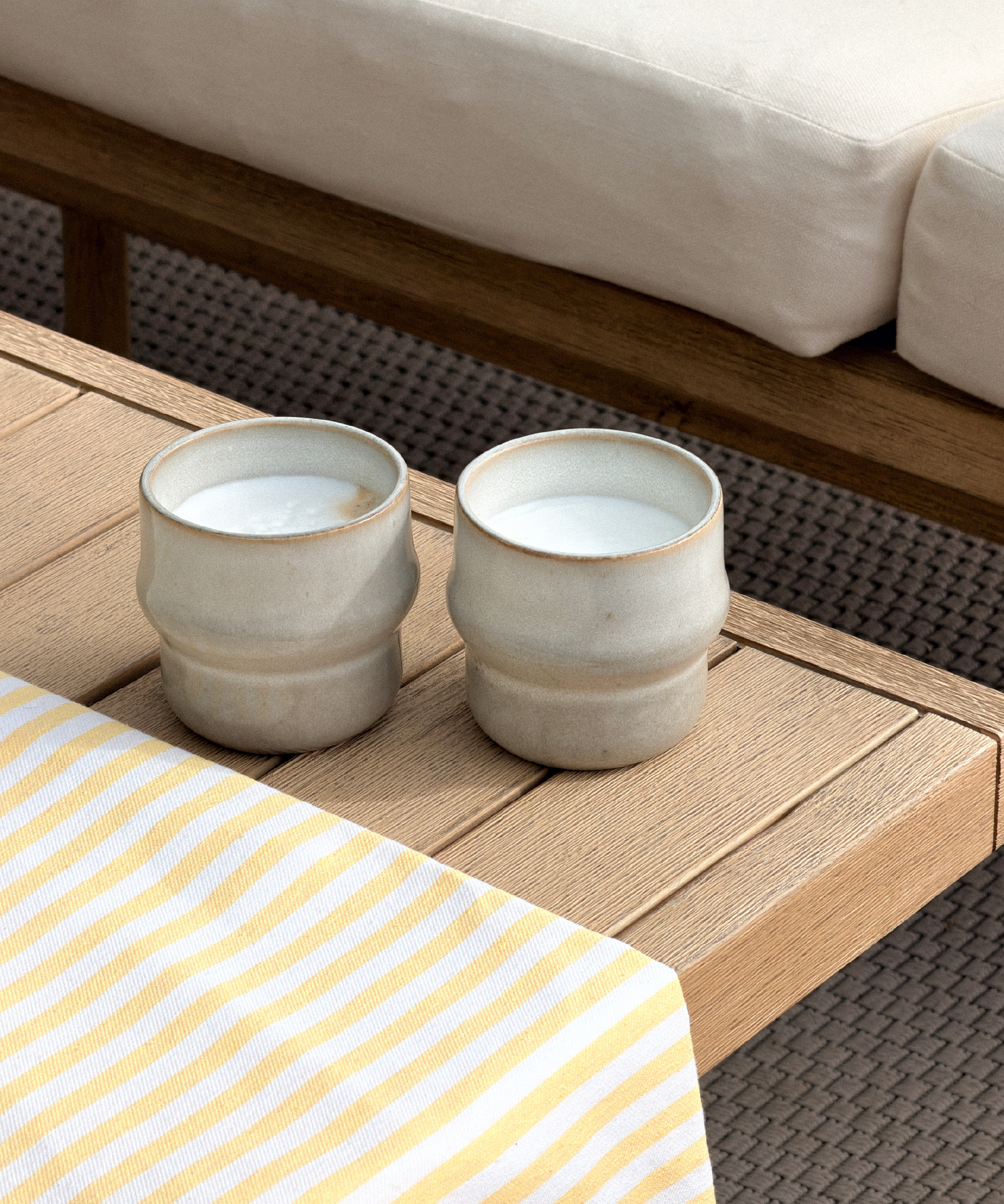 Ceramic mug with an organic design | Nami