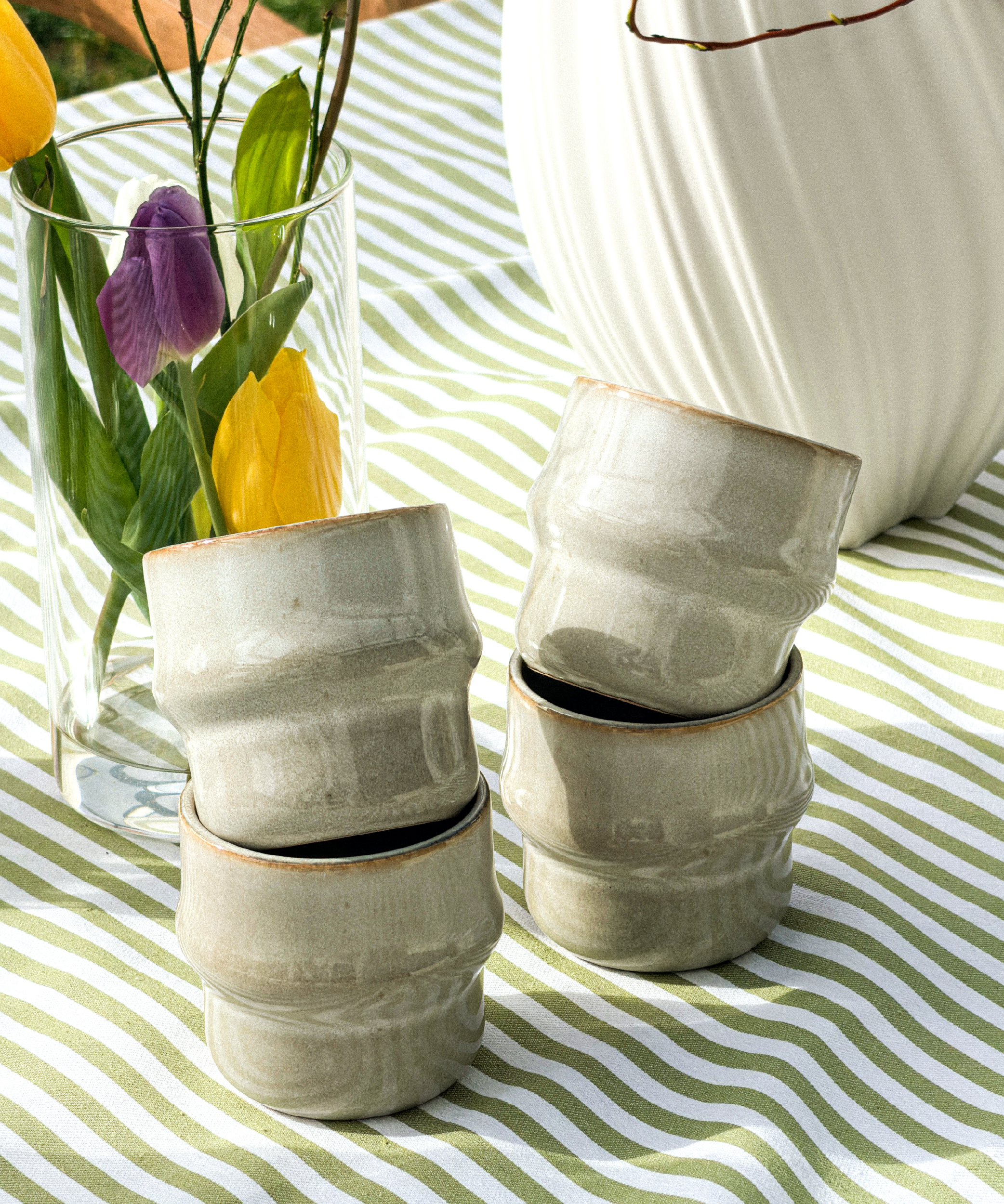 Ceramic mug with an organic design | Nami