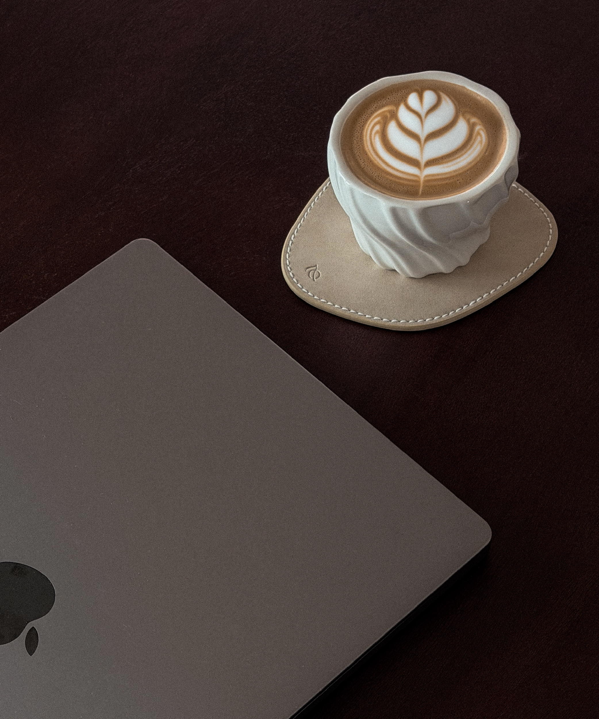Ceramic mug with wave structure | Kaia