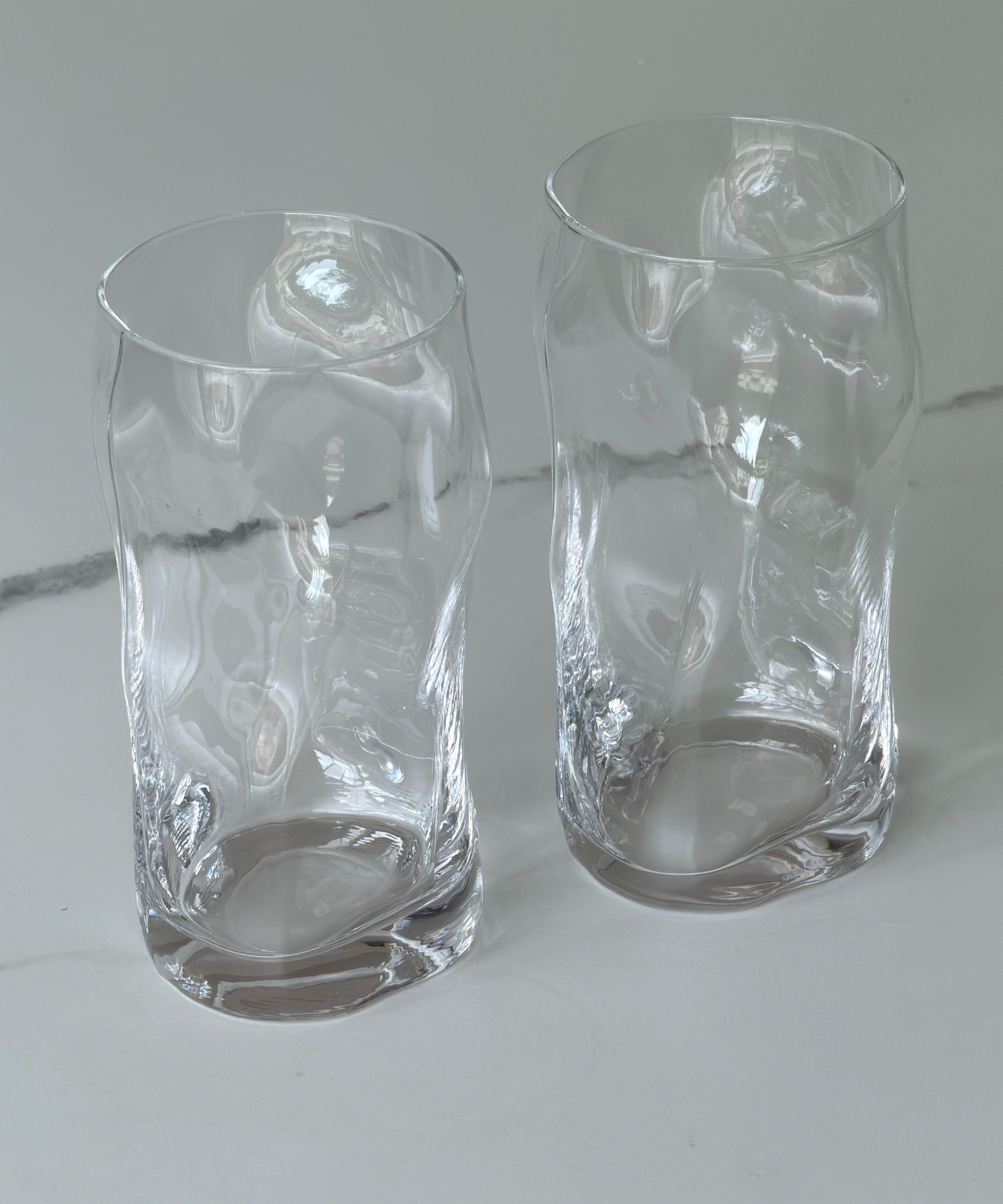 Großes Trinkglas im skulpturalen Design | Glace