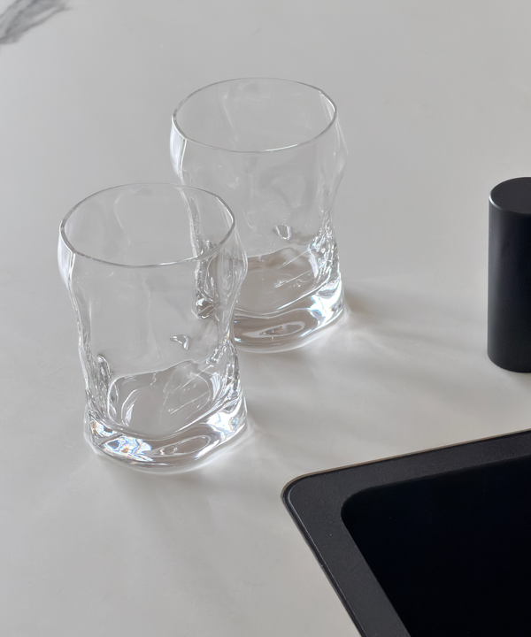 Small Drinking Glass in a Sculptural Design | Glace