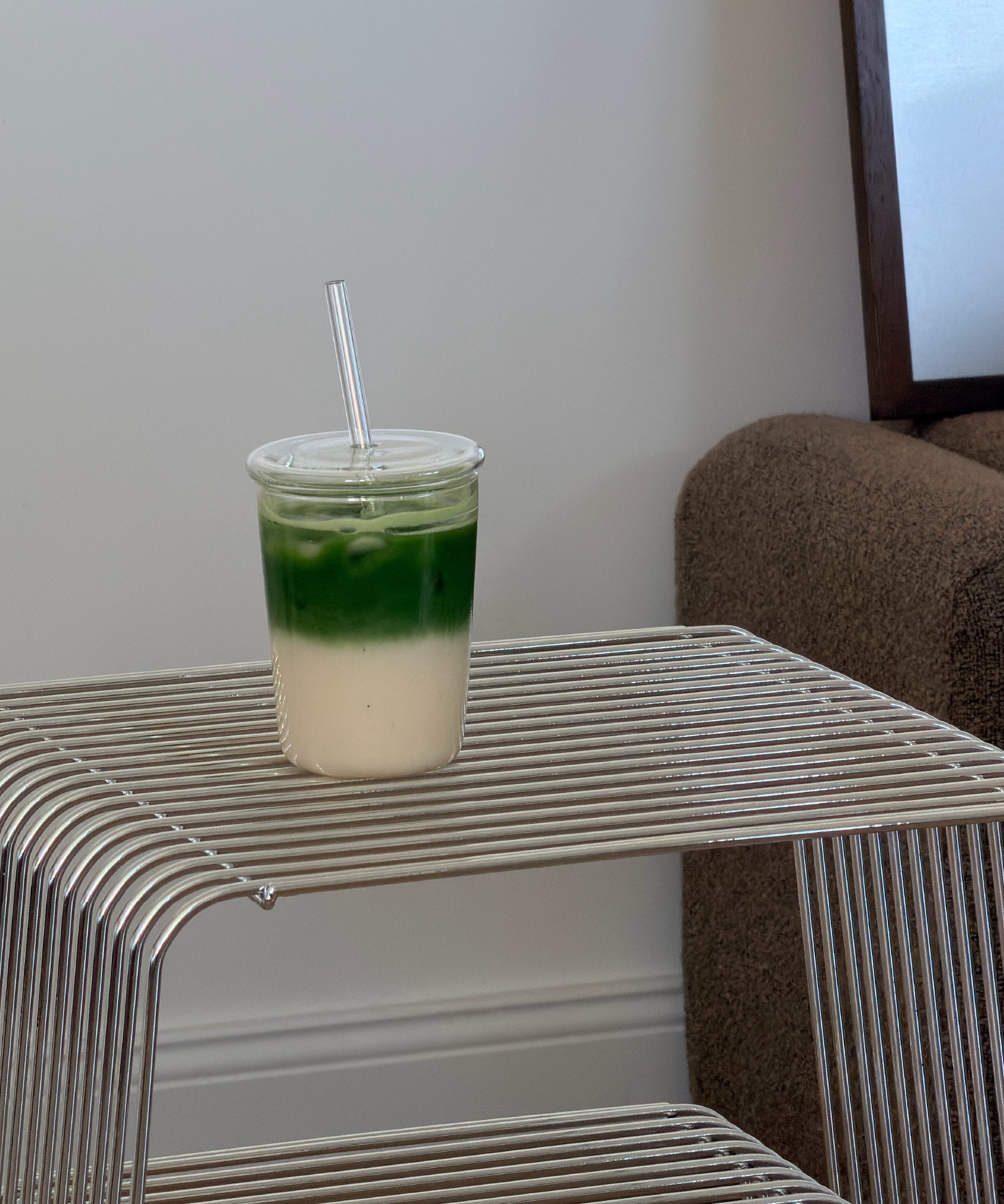 Trinkglas mit Deckel und Strohhalm im To-Go Design | Liv