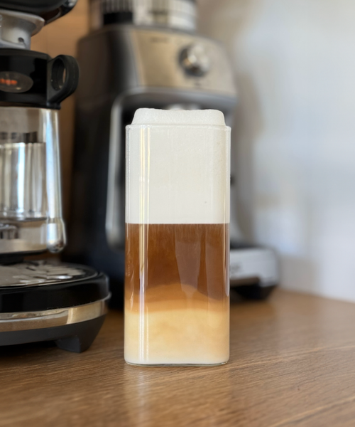 Trinkglas im eckigen Design aus der Serie Kuba – Seitenansicht
