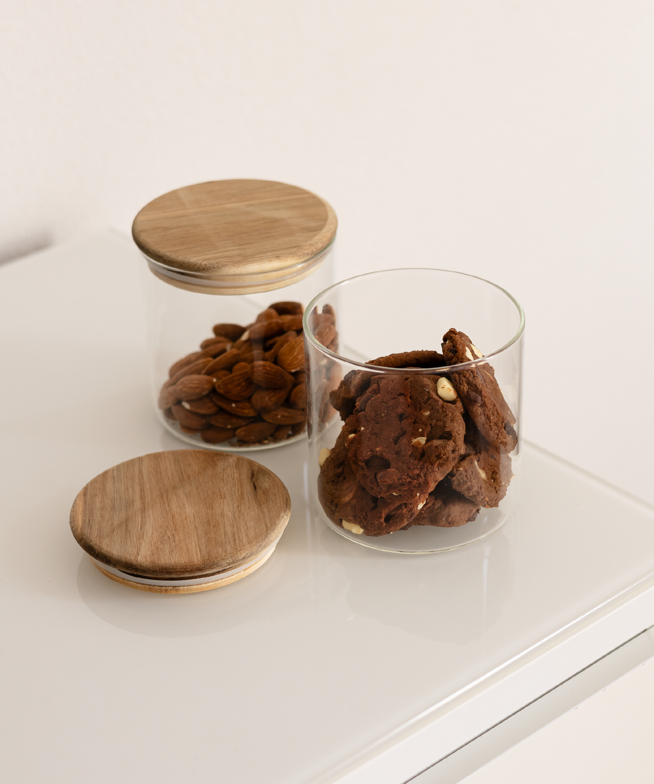 Small storage jar with acacia wood lid 600ml | Caya