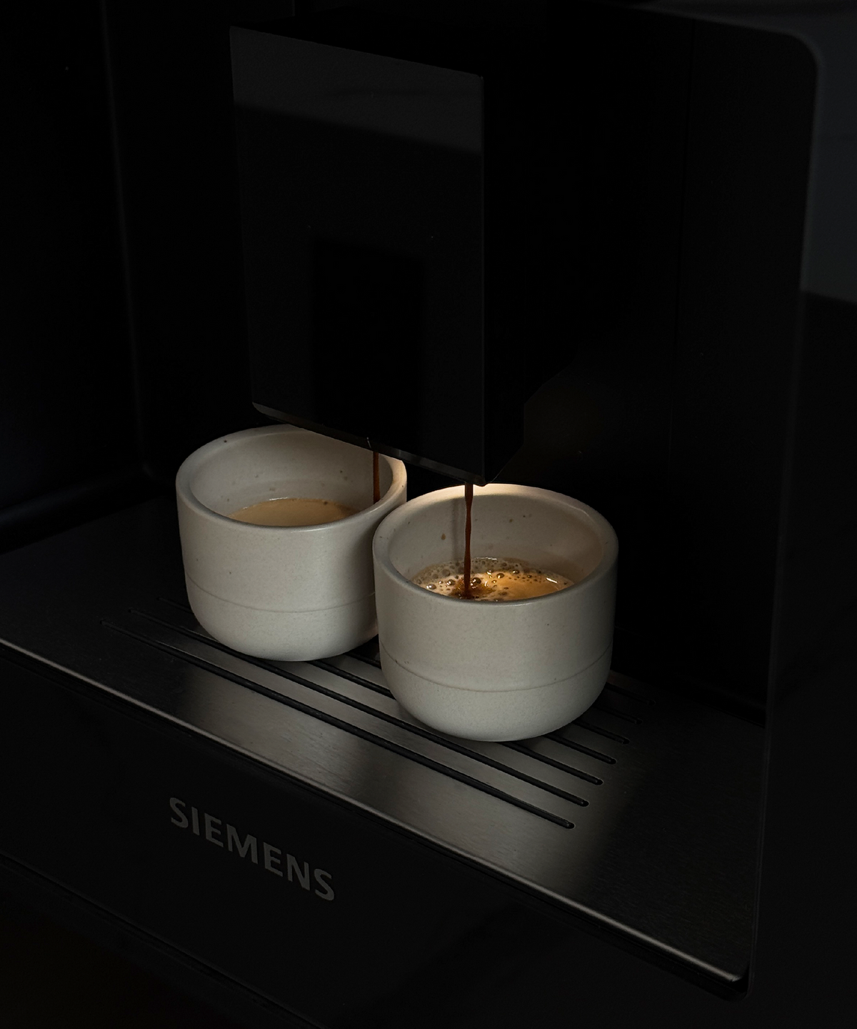 Espresso Keramik Becher Beige aus der Serie Faro – Nahaufnahme der Oberfläche