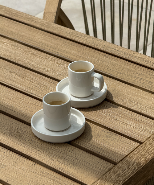 Espresso-Tasse mit Untertasse in Cremeweiß aus der Serie Nia – Detailansicht