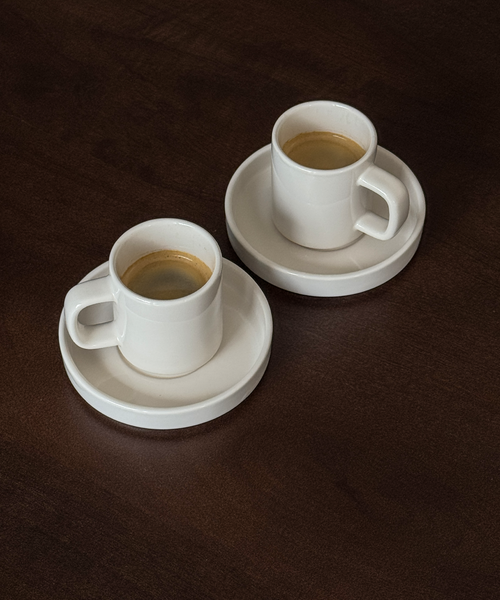 Espresso-Tasse mit Untertasse in Cremeweiß aus der Serie Nia – Größenübersicht