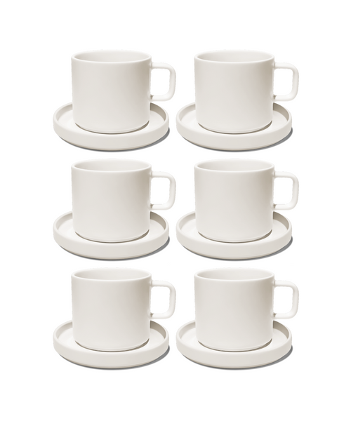 Tasse mit Untertasse in Cremeweiß glänzend aus der Serie Nia – Nahaufnahme des Materials