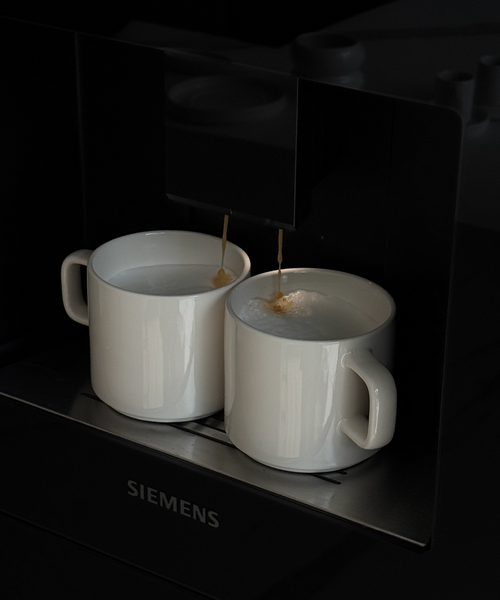 Tasse mit Untertasse in Cremeweiß glänzend aus der Serie Nia – Materialdetail