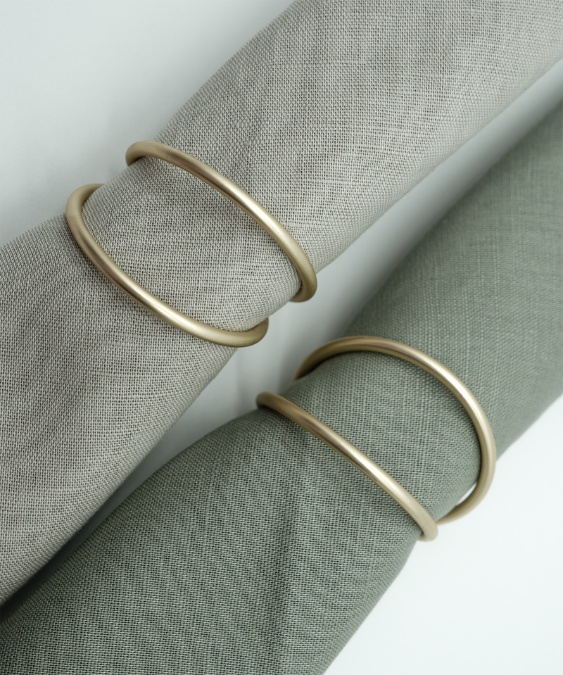 Serviettenringe in Gold, Silber und Schwarz im 3x 6er Set aus der Serie Rina – Nahaufnahme der Oberfläche