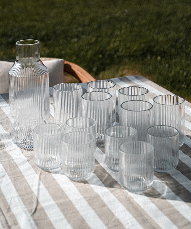 12er Gläser-Set mit gratis Karaffe aus der Serie Paris – Detailansicht