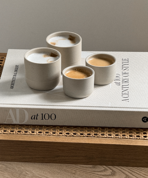 Cappuccino- und Espresso Keramik Becher in Beige aus der Serie Faro – Detailansicht