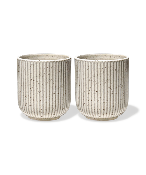 Keramik Becher im geriffelten Design in Beige – paris collection von 7 O'CLOCK