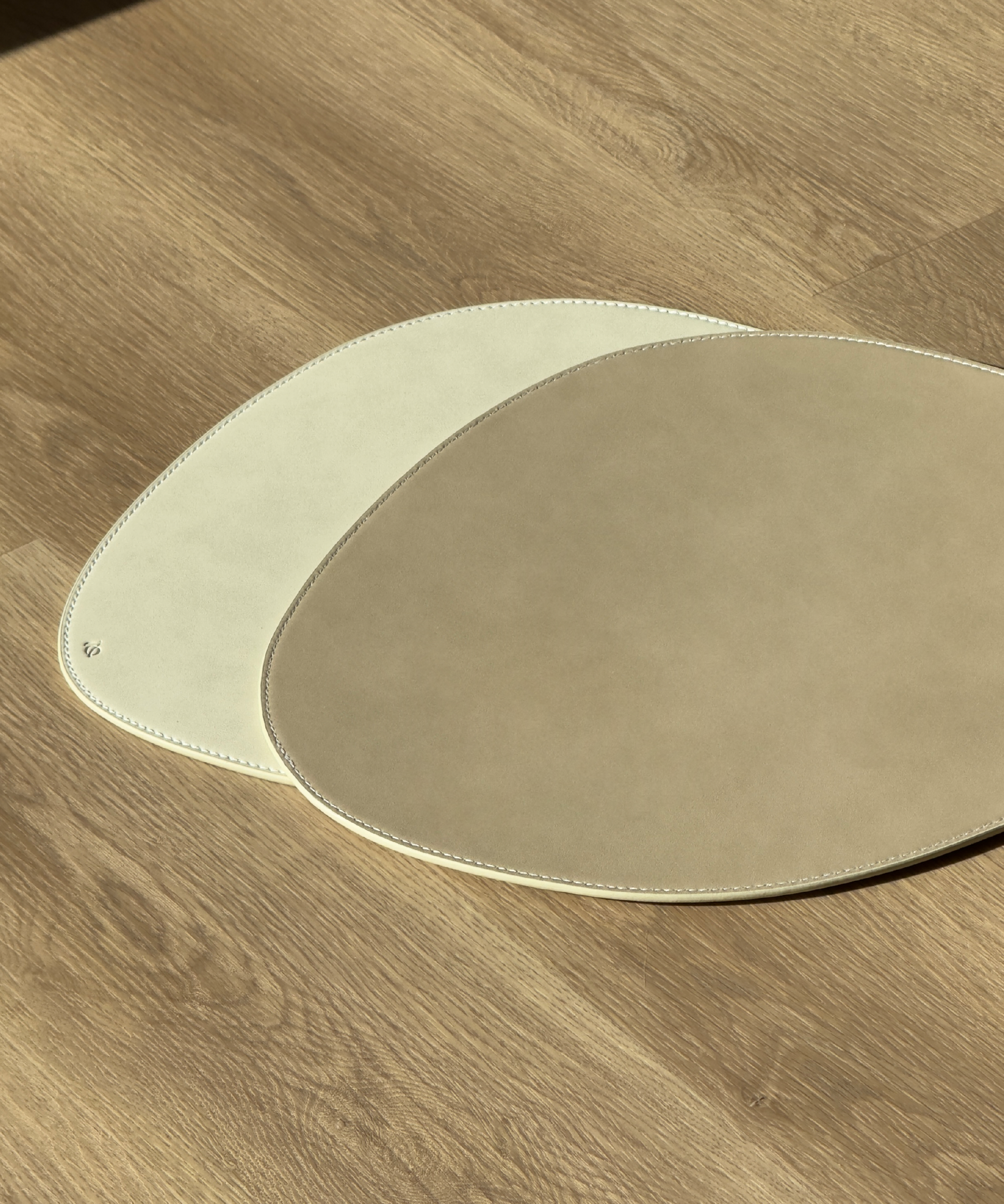 Asymmetric Reversible Taupe/Cream Faux Leather Plate Coaster | jade