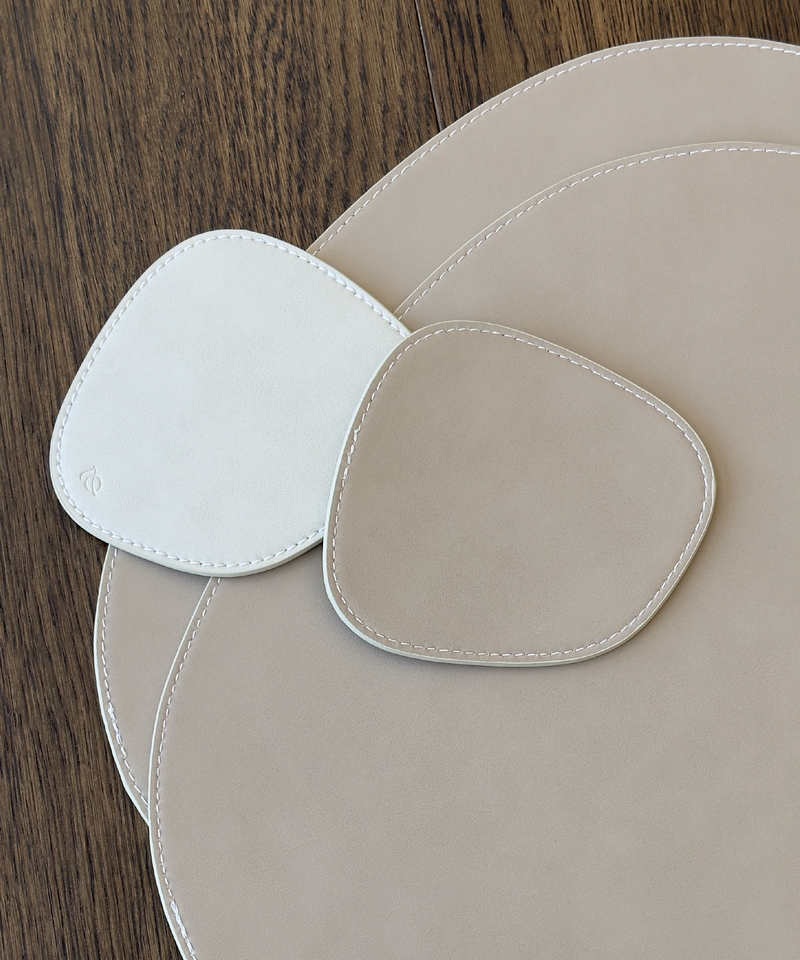 Telleruntersetzer in Taupe und Creme aus der Serie Jade – Produktansicht