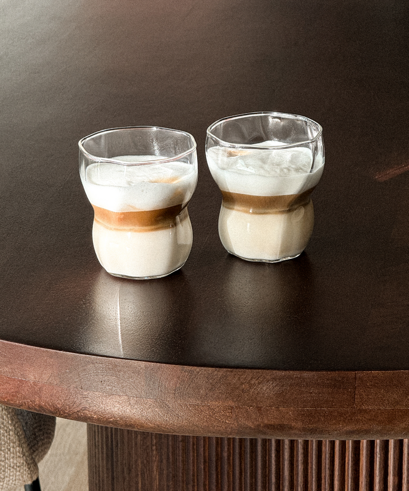 Organisches Design-Glas aus der Serie Lyon – im Wohnambiente
