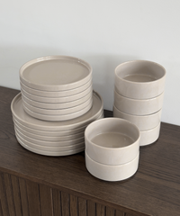 18-piece tableware set in taupe | Nia