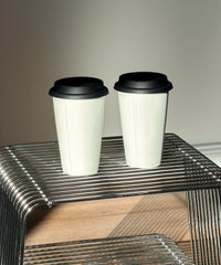 Großer Keramik To-Go Becher mit schwarzem Silikon-Deckel | Brooklyn