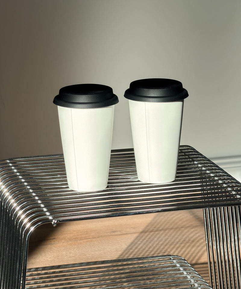 Großer Keramik To-Go Becher mit schwarzem Silikon-Deckel | Brooklyn