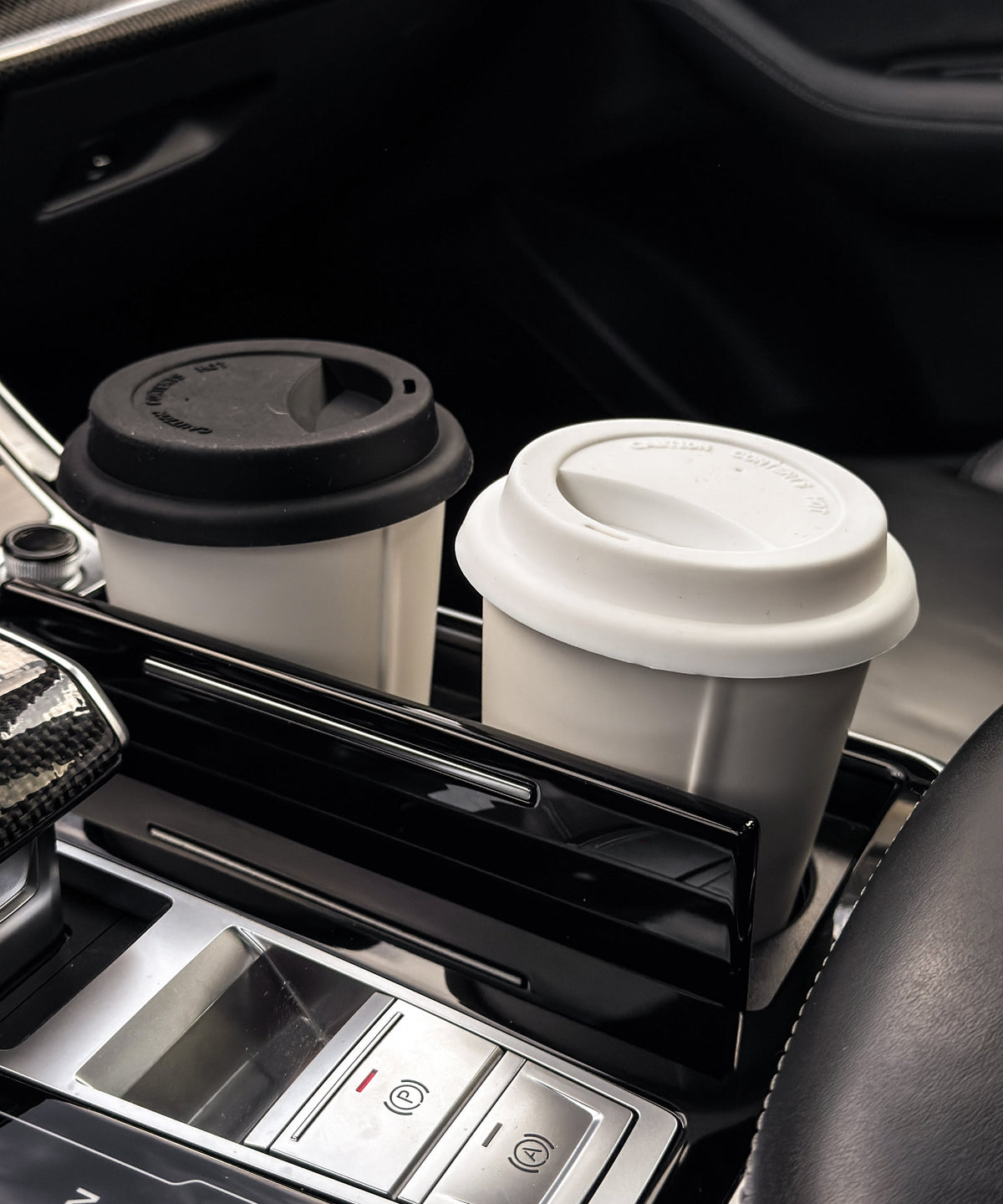 Großer Keramik To-Go Becher mit schwarzem Silikon-Deckel | Brooklyn
