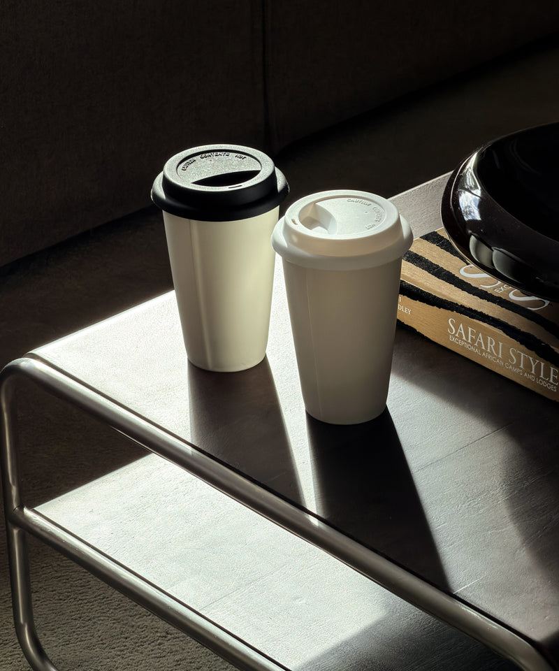 Großer Keramik To-Go Becher mit weißem Silikon-Deckel | Brooklyn