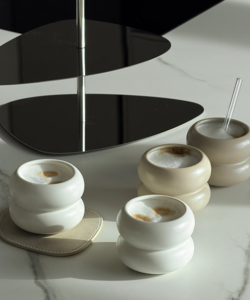 Kleiner Mya Keramikbecher in Beige