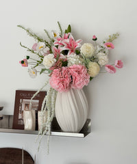 Blush Cloud Kunstblumenstrauß – Strauß auf dem Wandregal – Bloom von 7 O'CLOCK