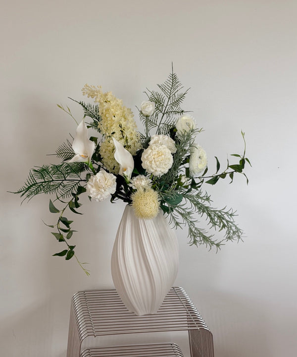 Ivory Grace 11-Stem Bouquet in White &amp; Green | Bloom