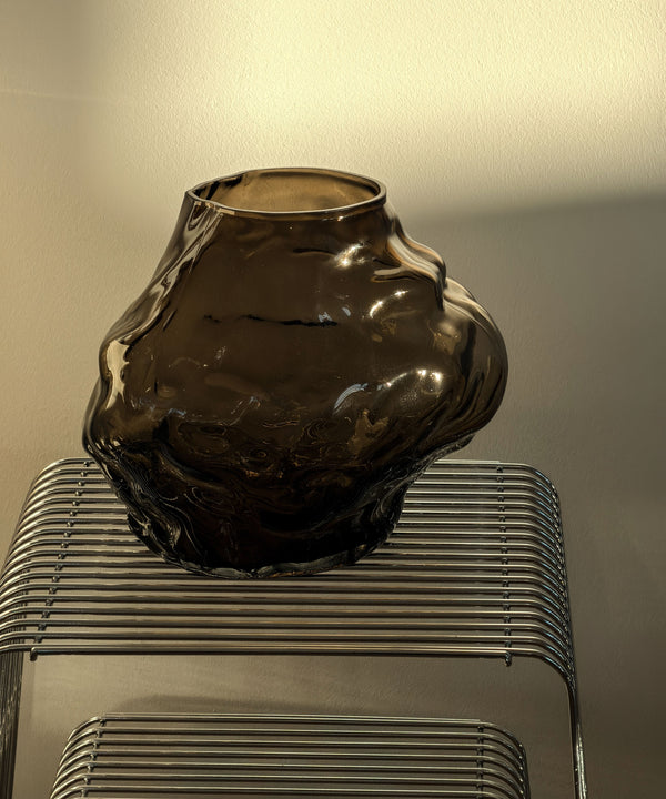 Brown Glass Vase with an Organic Curved Silhouette | Suri