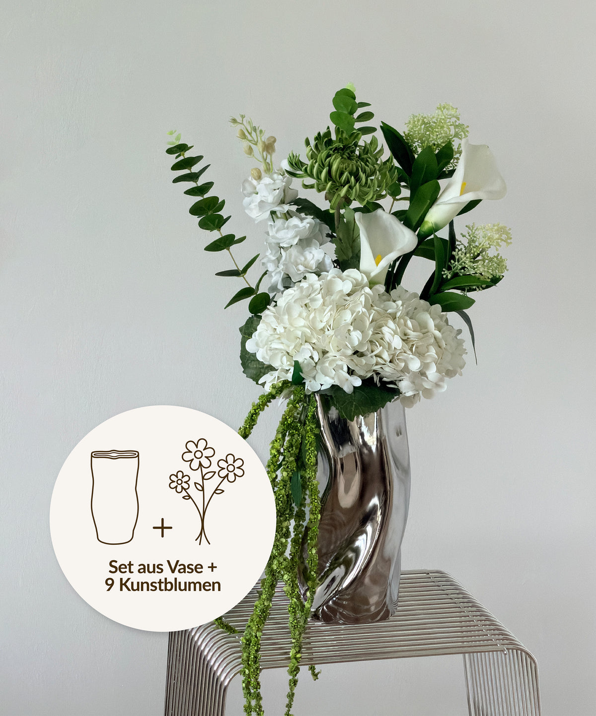 Green Silence Kunstblumenstrauß mit Livia Keramikvase in Chrome – Set aus Vase und 9 Kunstblumen der Serie Bloom