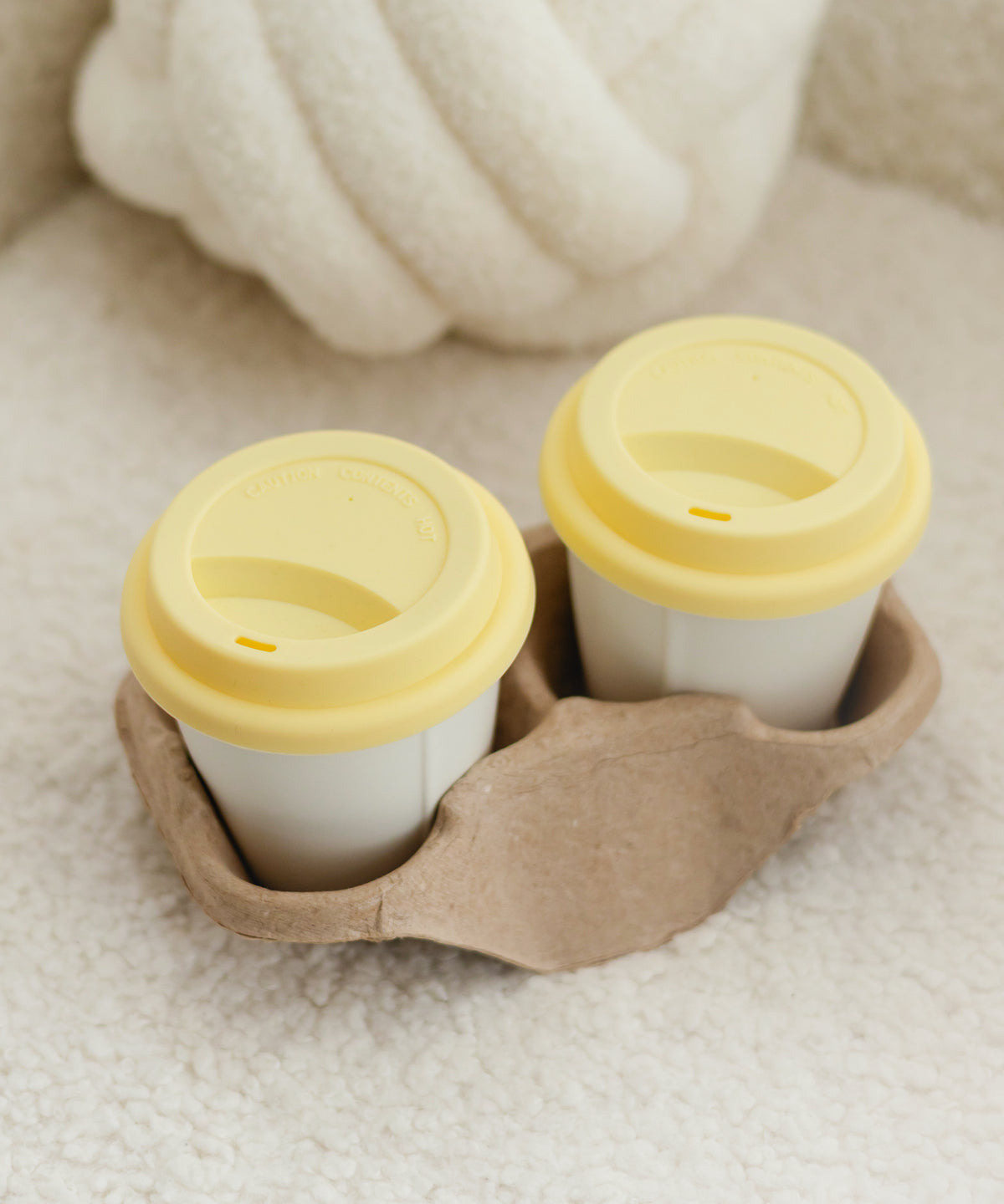 To-Go Becher Silikon-Deckel im 2er Set Butter Lemon aus der Serie Brooklyn – Detailansicht