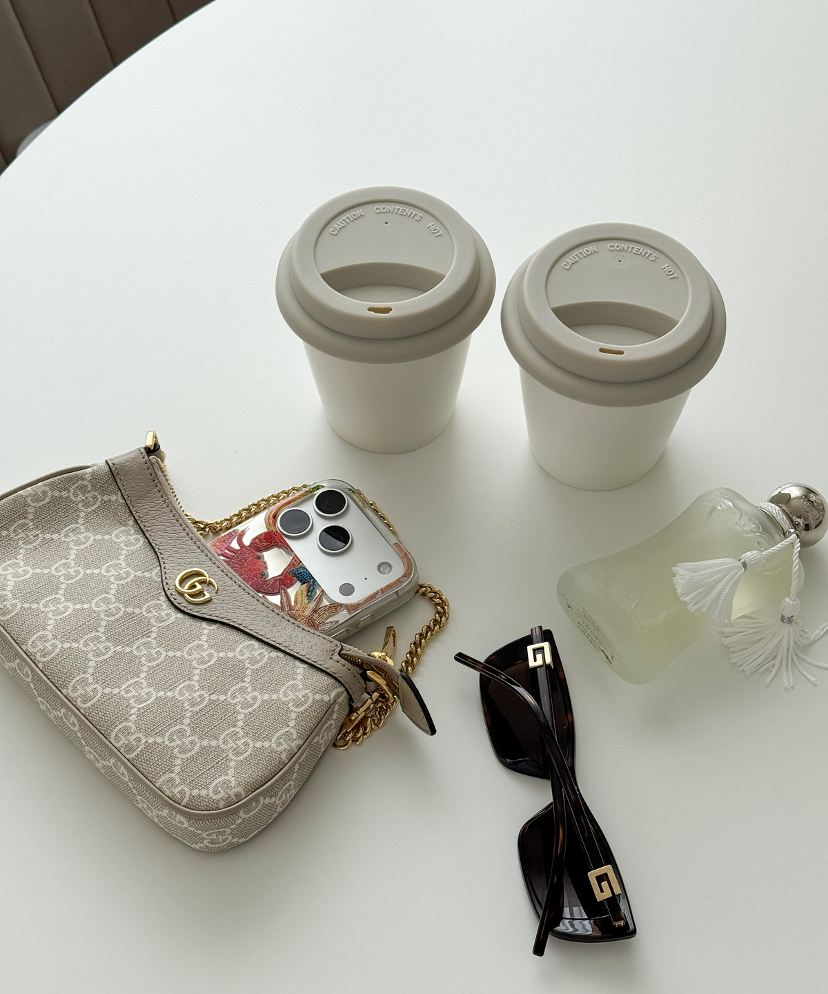 To-Go Becher Silikon-Deckel im 2er Set Greige aus der Serie Brooklyn – Detailansicht