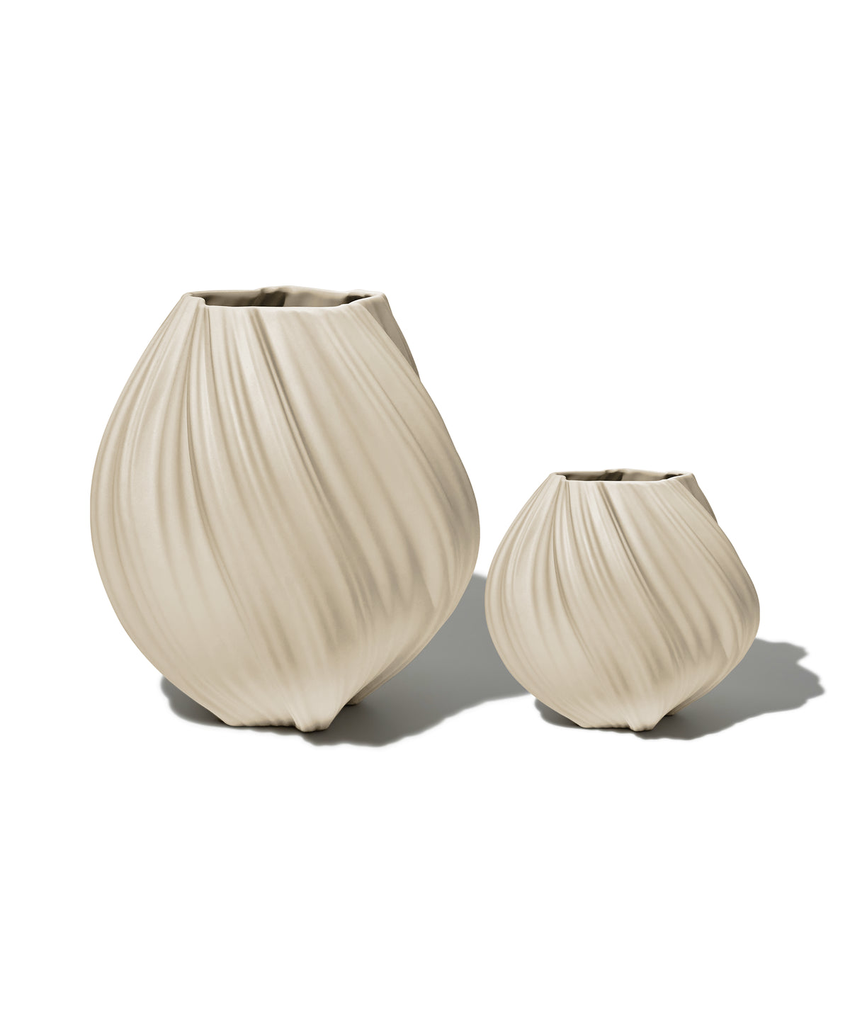 Set aus großer und kleiner Keramik Vase in Beige – flora collection von 7 O'CLOCK