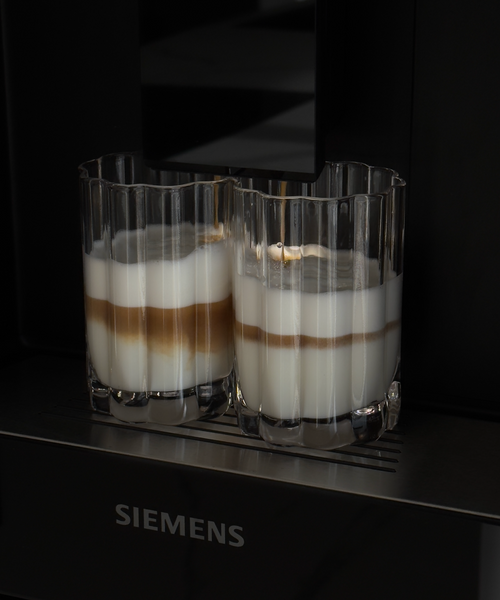 Großes Trinkglas im Blumen-Design aus der Serie Florenz – Detailansicht