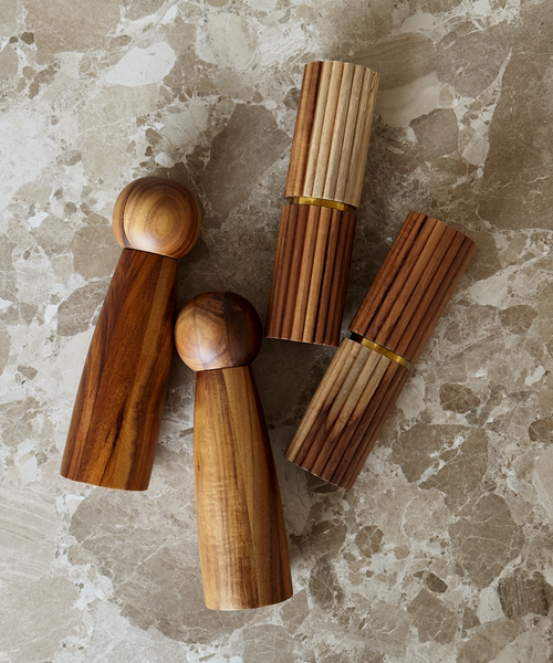 Salz- und Pfeffermühle im Rillen-Design, Serie Marlo – Seitenansicht